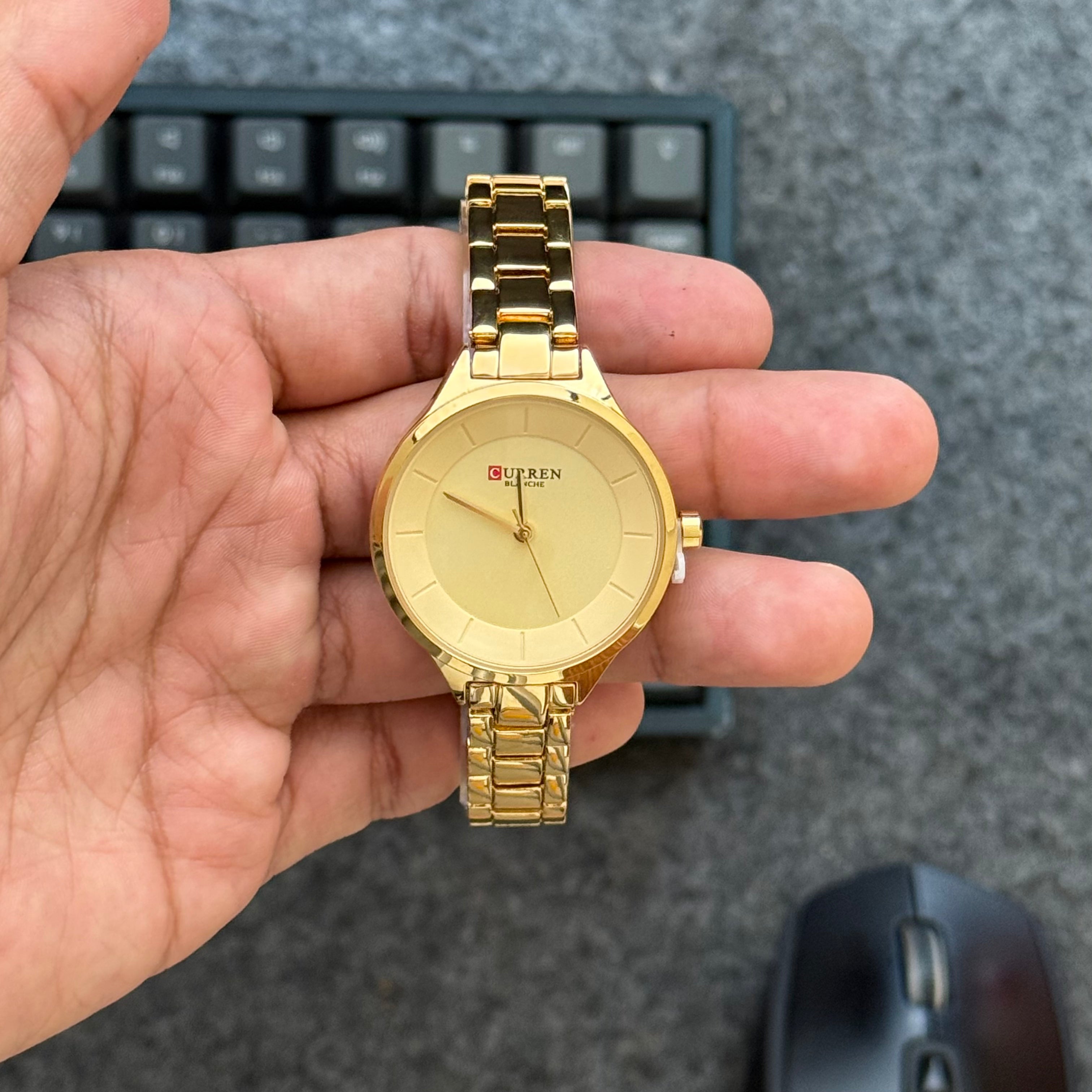 Reloj Curren 6920 Dorado para Mujer | Un Toque de Lujo Audaz