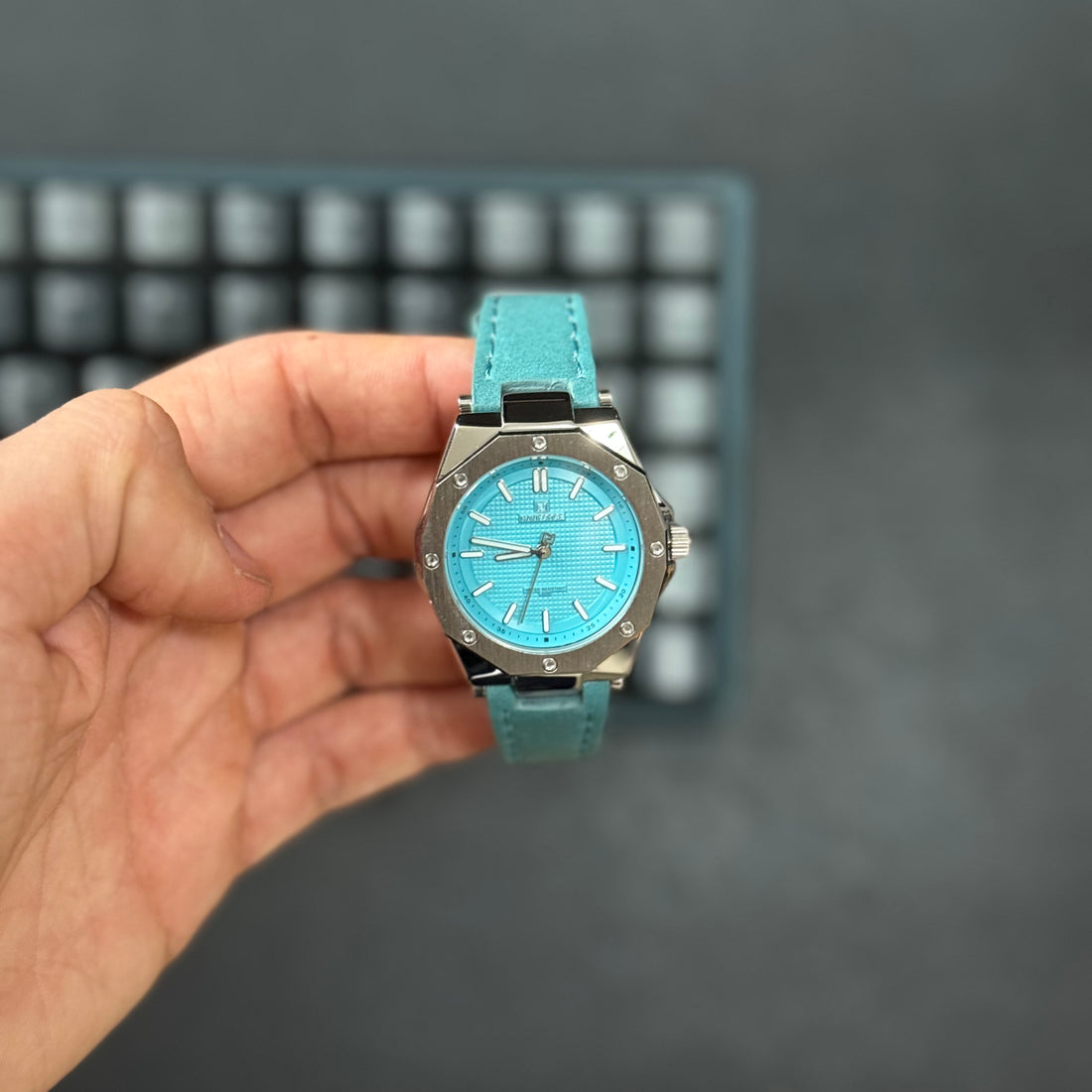 Reloj Naviforce 5026 para Mujer | Estilo Vibrante y Casual