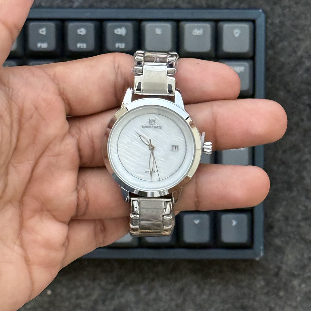 Reloj de Dama Naviforce 5008 | Elegancia Minimalista con Esfera de Nácar