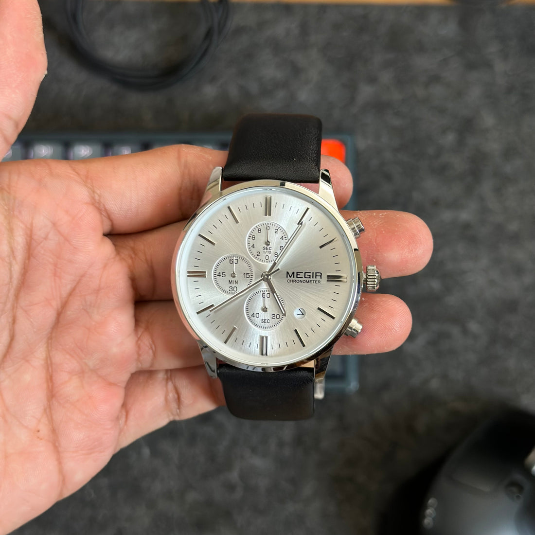 Elegante Reloj Megir con estilo minimalista | MG-2011
