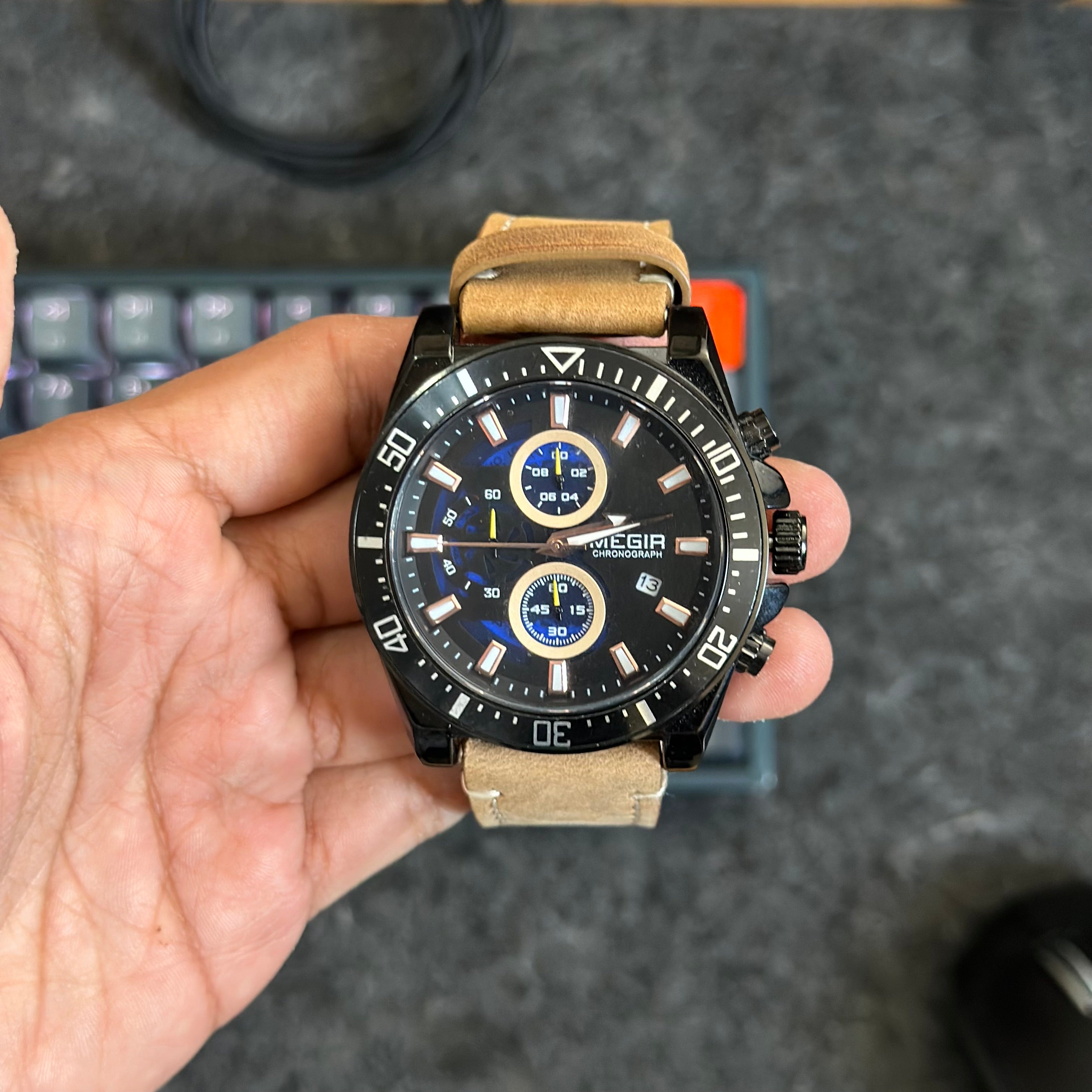 Reloj Megir deportivo con correa de cuero y cronógrafo | MG-2132
