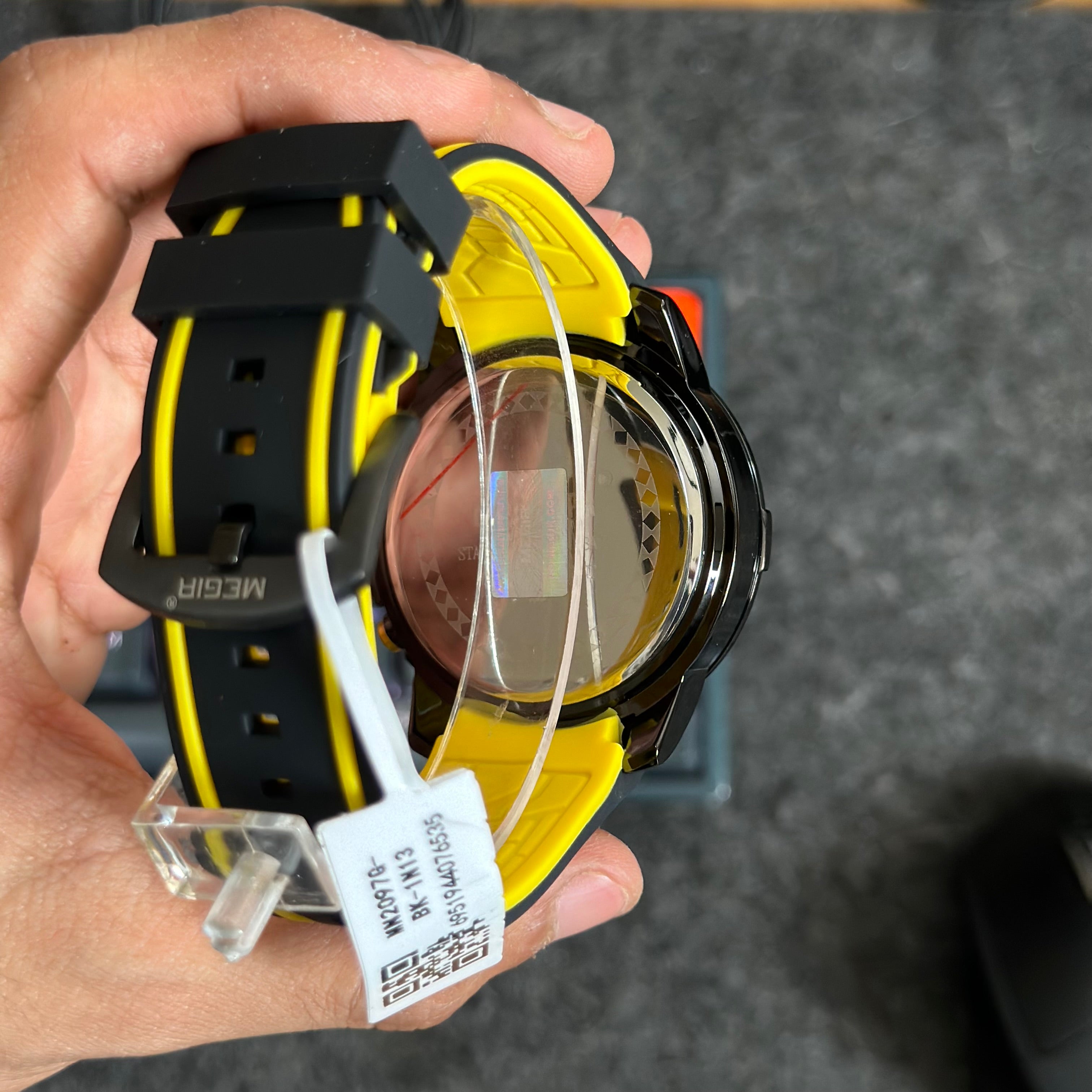 Reloj Megir deportivo con correa de silicona | MG-2097