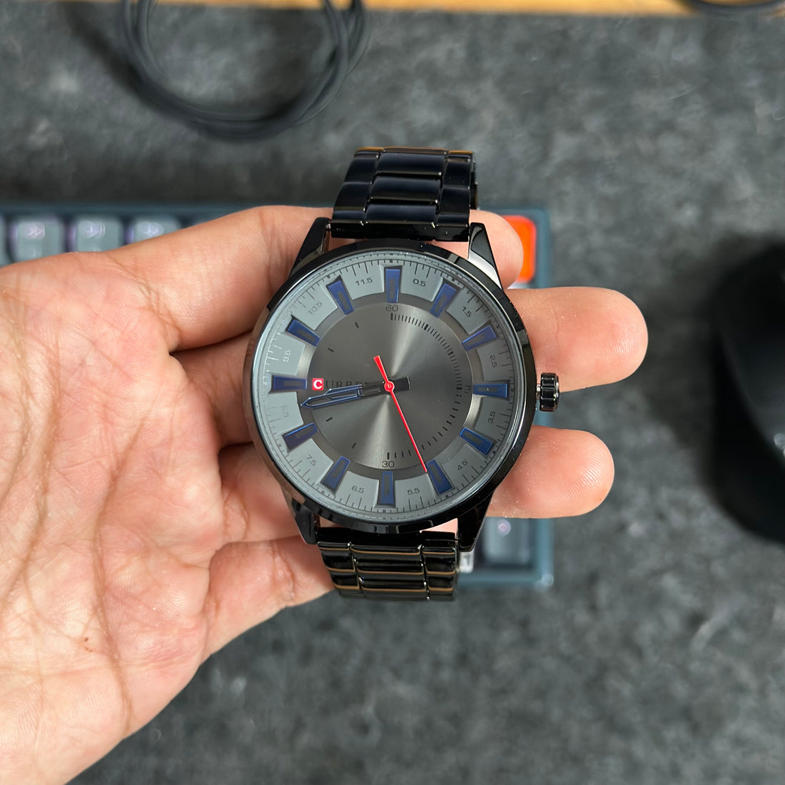 Moderno Reloj Curren negro con azúl para hombre | CR-8406