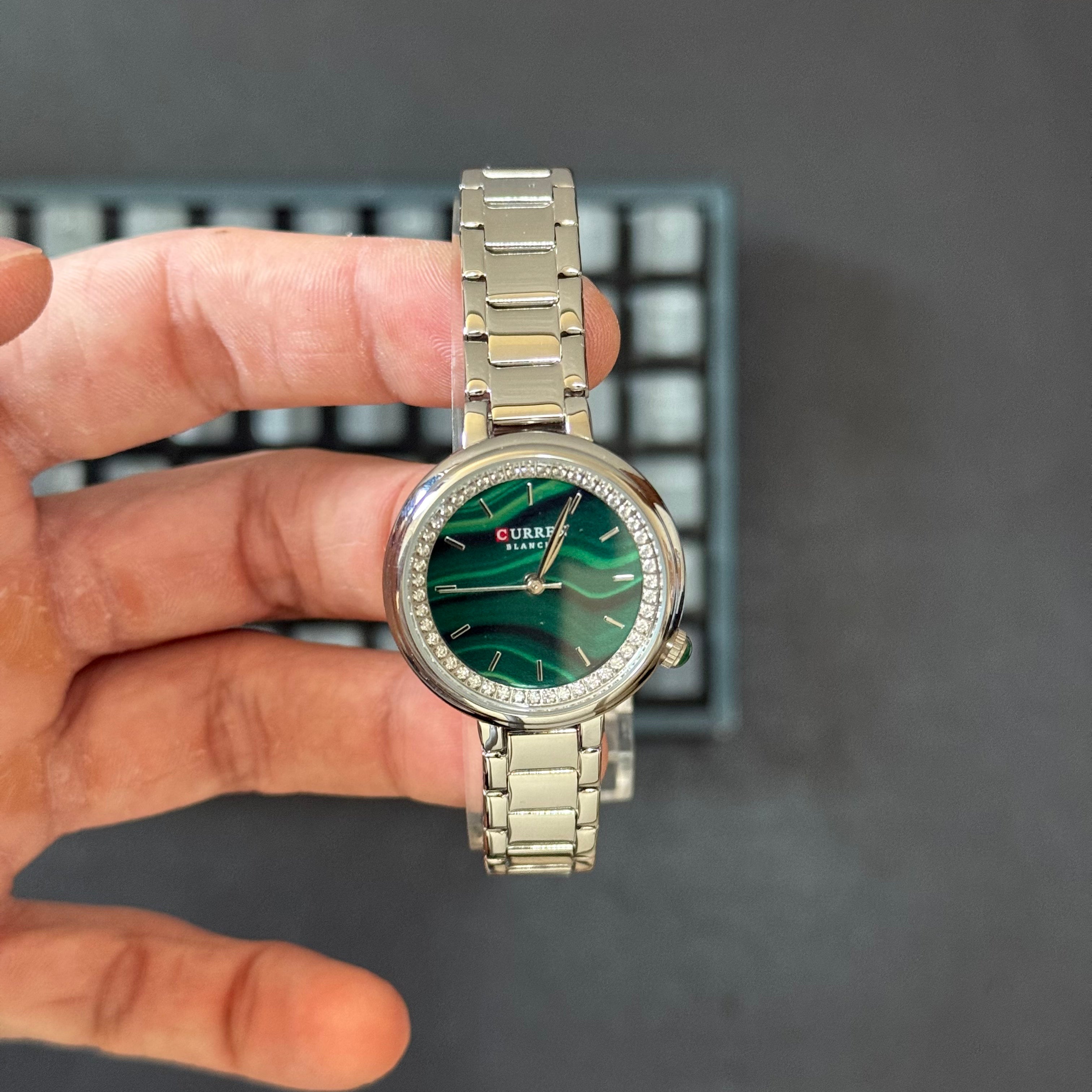 Foto real hermoso reloj Curren plateado verde para dama
