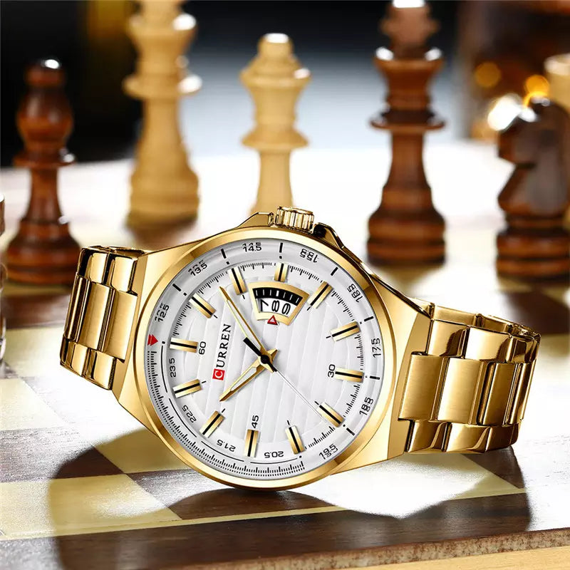 Foto producto de un reloj Curren 8375 dorado para hombre